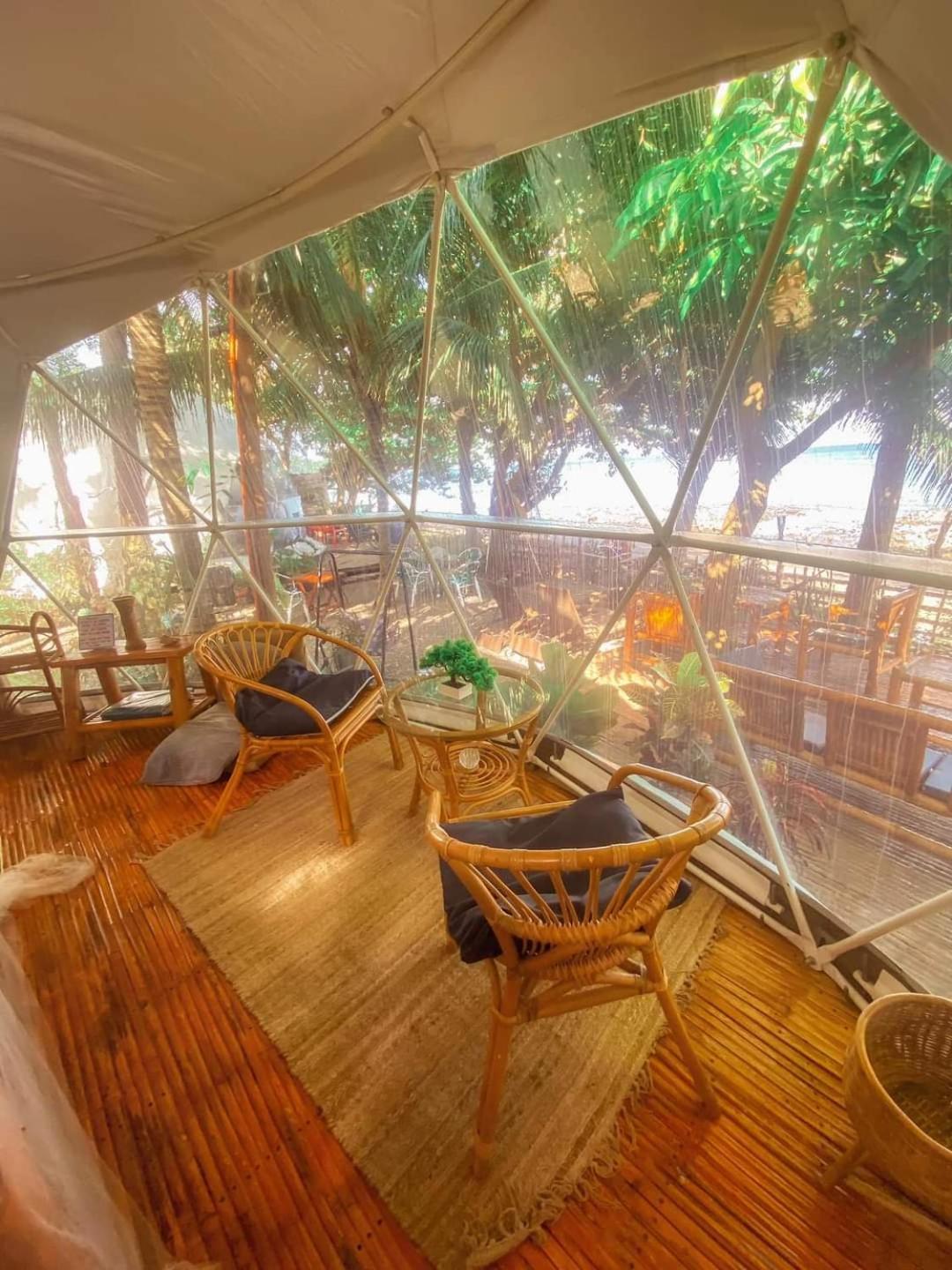 Glamping Dome Dauin Beach + Dive Resort Exterior foto