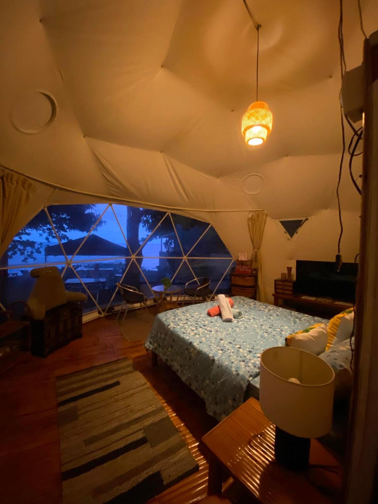 Glamping Dome Dauin Beach + Dive Resort Exterior foto
