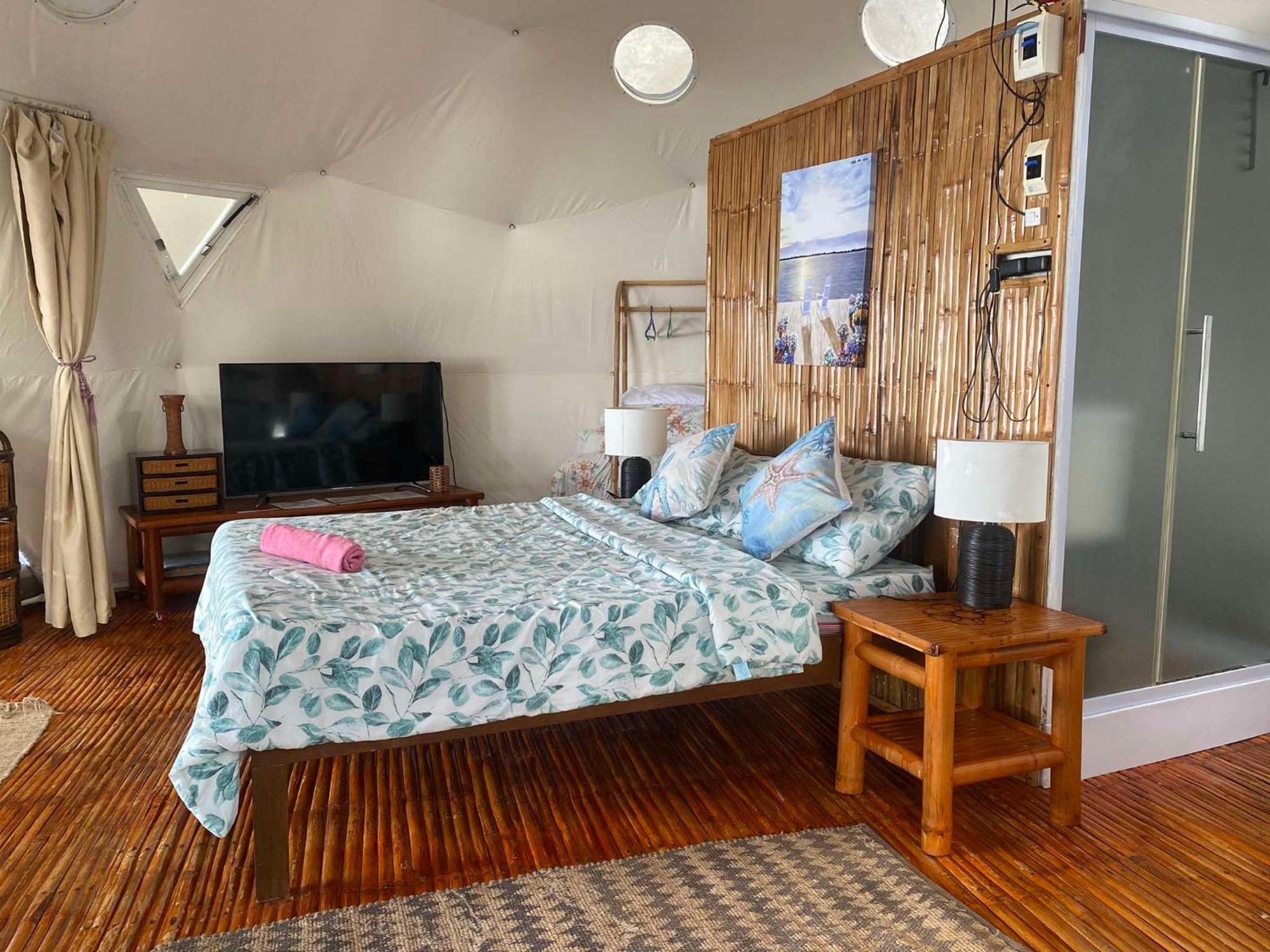 Glamping Dome Dauin Beach + Dive Resort Exterior foto